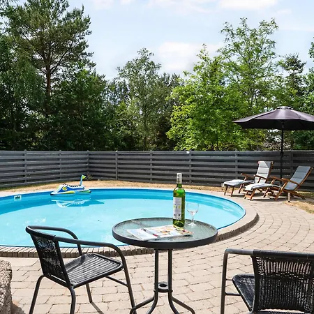 Amazing In With 2 Bedrooms, Swimming Pool And Wifi Holiday home *