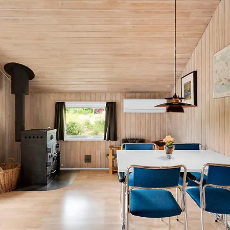 Amazing In With 2 Bedrooms, Swimming Pool And Wifi